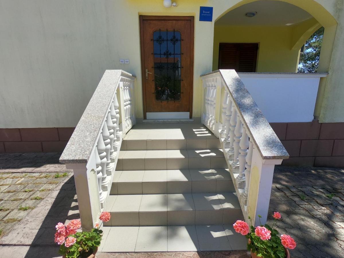 Apartments Stanko Petrcane Exterior foto